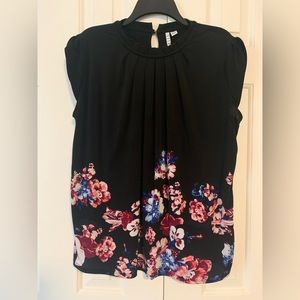 Elle capped sleeve top, black with pink & blue floral print